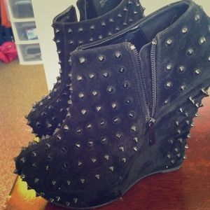 Reserved for @cheriedanielle1 : Spiked Wedges