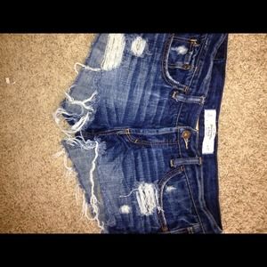 Abercrombie size 27 shorties. Hardly worn!