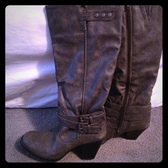 SONOMA Grey Heeled Western Style Boots