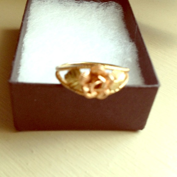 $$$SOLD already! A pretty two-tone 10k gold ring