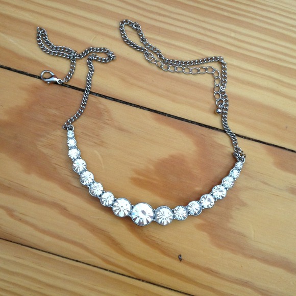 Necklace with large faux diamonds
