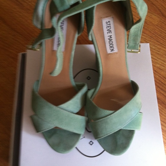 Steve Madden mint green peeptoe wedges - Picture 2 of 4