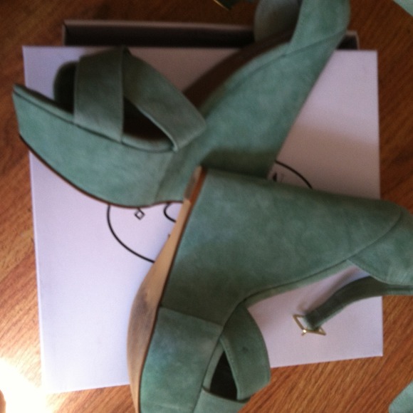 Steve Madden mint green peeptoe wedges - Picture 3 of 4