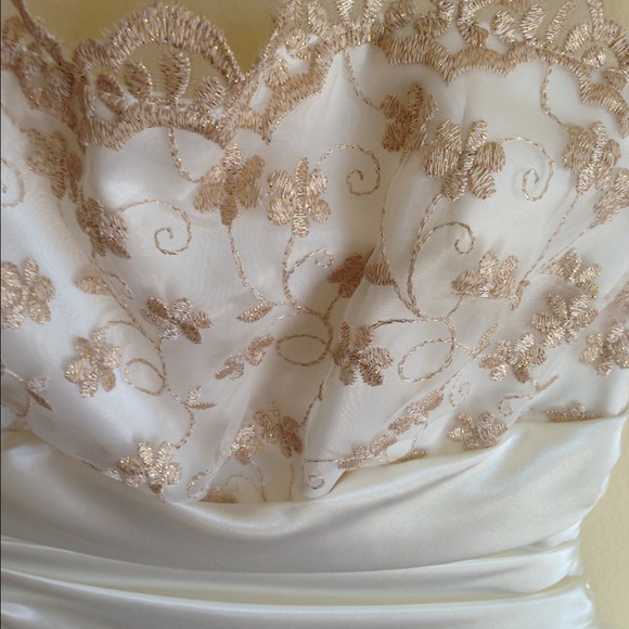 Ivory and gold prom dress - Picture 2 of 3