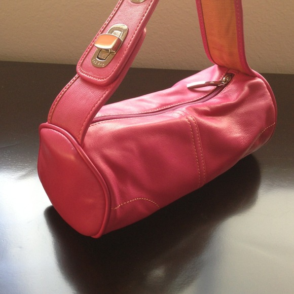 The Sak papillon round purse