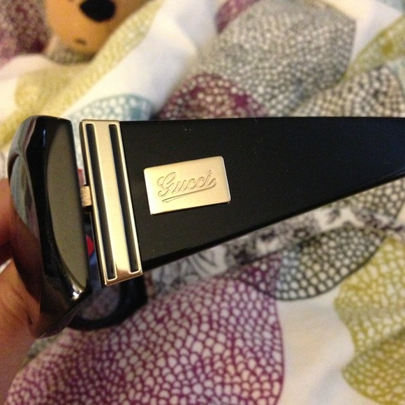 Gucci Sunglasses - Picture 3 of 4