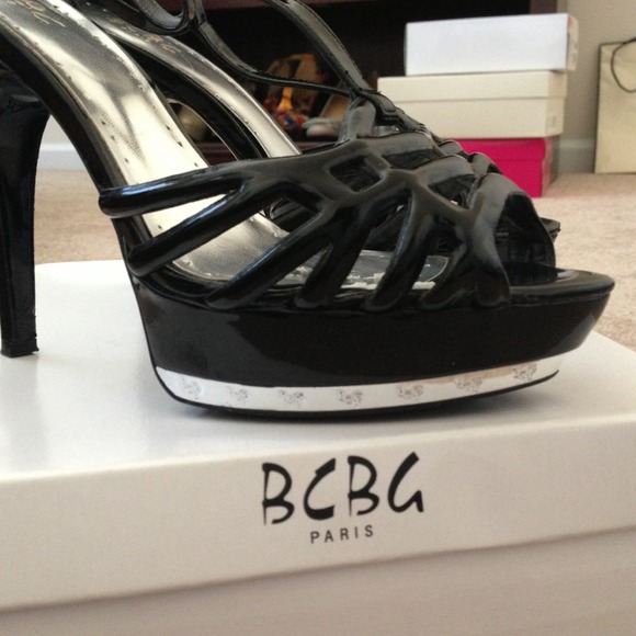 BCBG Patent Platform Sandal - Picture 3 of 4