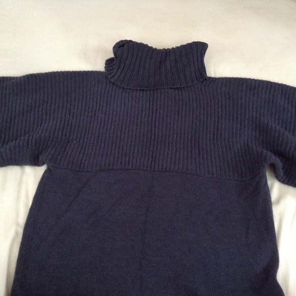 Bcbg size large blue sweater bundle💖💖💖