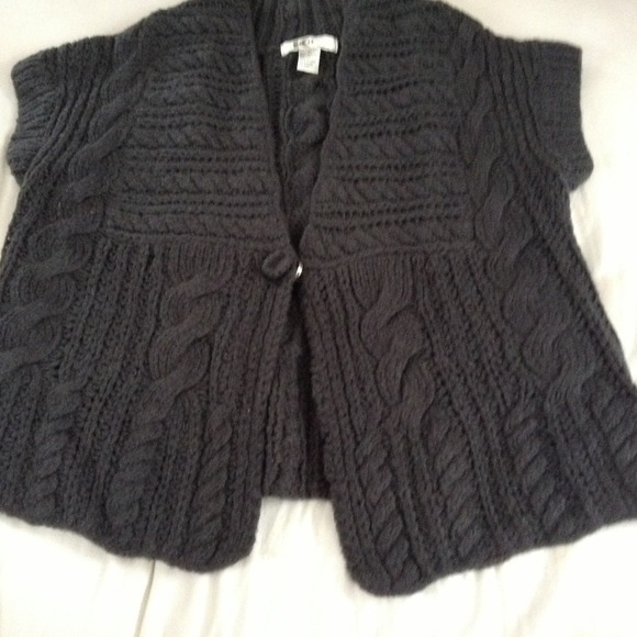 Gray size large sweater. Bundled💖