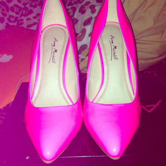 Shoes - Neon heels