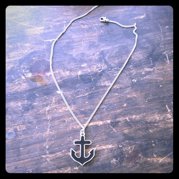 Anchor necklace