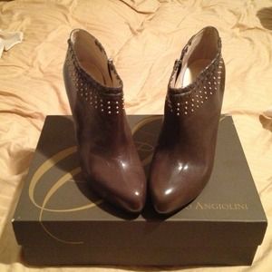 RESERVED @ lusammy120 Brand New! Dark Taupe boites