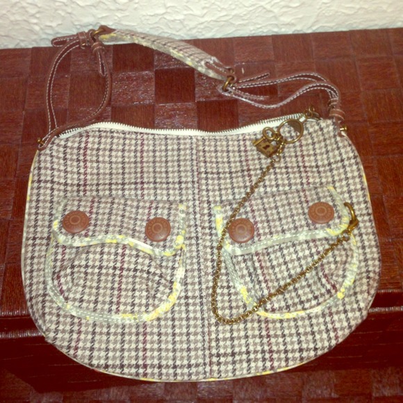 Cute shoulder handbag! JUST REDUCED!