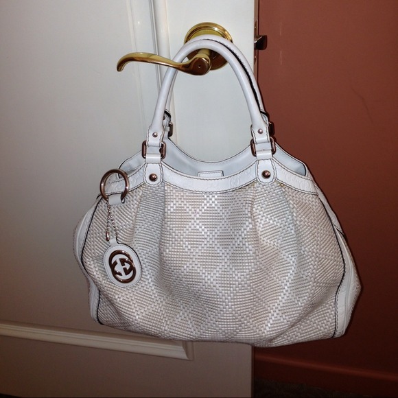 SOLD. Gucci bag - Picture 2 of 4