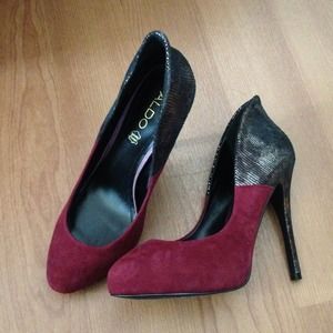 Aldo Genuine Suede Pumps