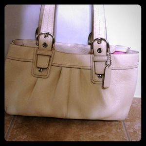 ** Updated with measurements** Coach purse.