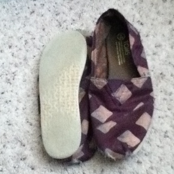 Toms - Picture 2 of 4