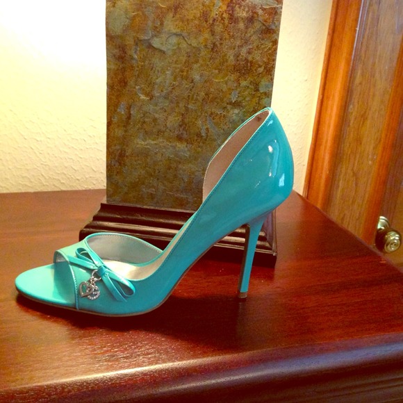 Guess Heals
