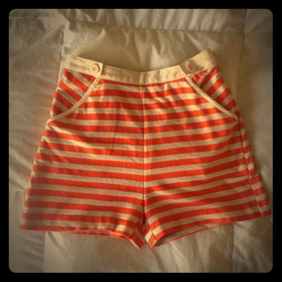 Adorable High-Waisted UO Shorts NWOT