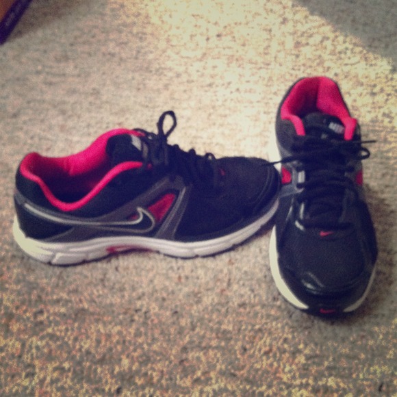 💰SOLD💰Brand new Nike Dart 9's