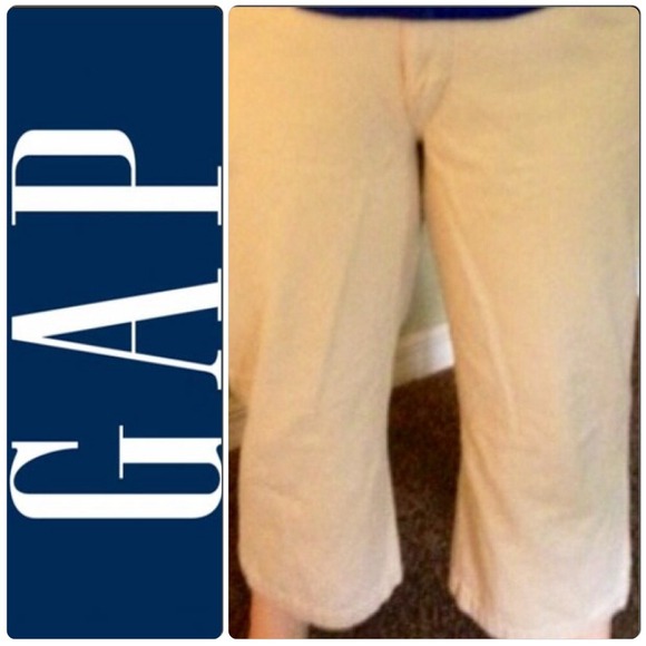 GAP Khaki Capri Pants