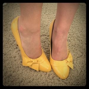 PRICE LOWERED! Fun patent yellow high heels.