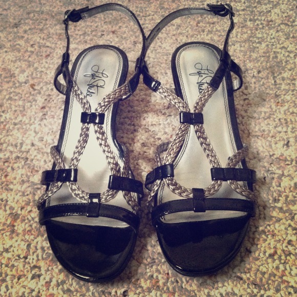 💰SOLD 💰Cute wedge sandals