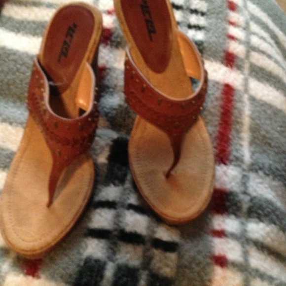 Flip flop wedges