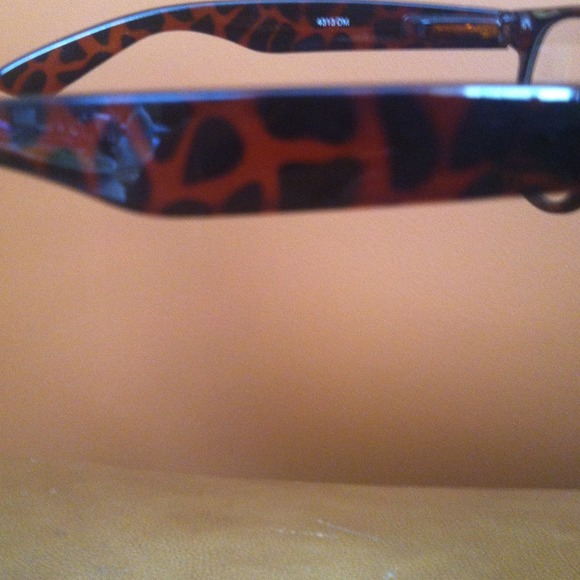 SOLD in bundle! - Picture 2 of 3