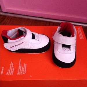 💥Reserved💥Baby jordans size 2