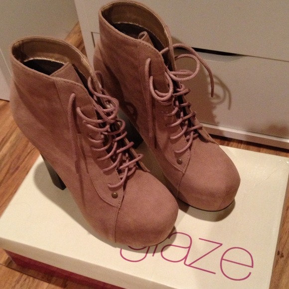 REDUCED ~~*INSPIRED* Jeffrey Campbell lita taupe.