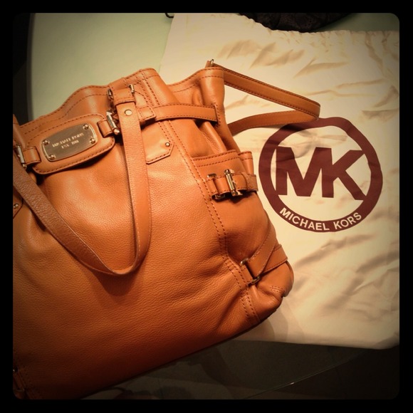 Michael Kors Handbags - ✅SOLD✅Genuine Michael Kors Leather Bag