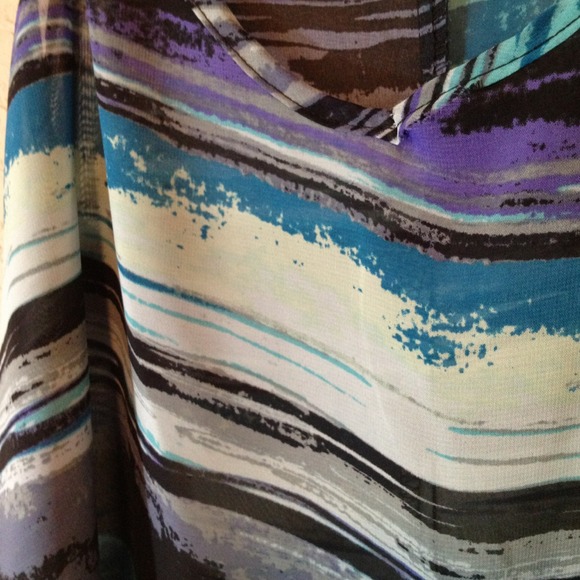 ✨✨BRAND NEW Charlotte Russe multi color hi-lo cami - Picture 3 of 3