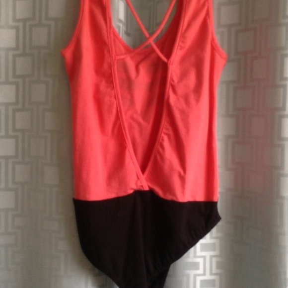 Black and peach top - Picture 2 of 2