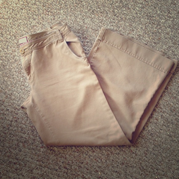 🚫SOLD🚫Old Navy wide leg "bell bottom" trouser