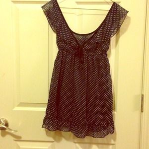 🌸🌸navy and white dots v neck top🌸🌸 very cute