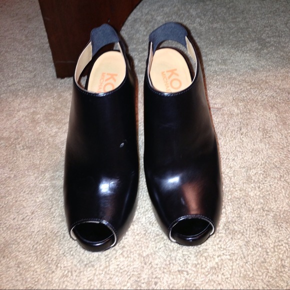 Micheal Kors peep toe black leather bootie