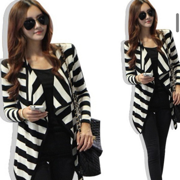 😍Black&white stripe big lapel coat/cardigan/top😍