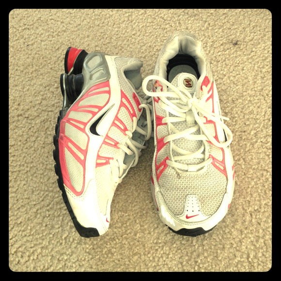 RESERVED Nike Shox