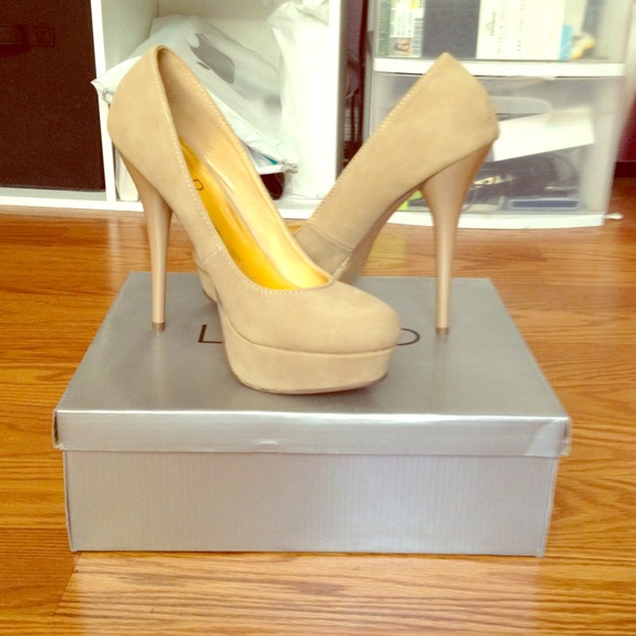 Love D Shoes - Reserved for @ssacharski 😊
