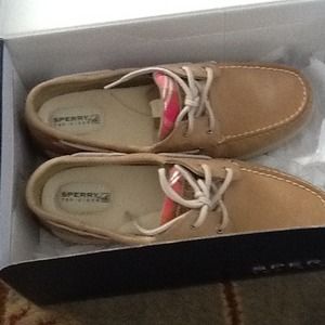 NEW SPERRIES! NEVER WORN