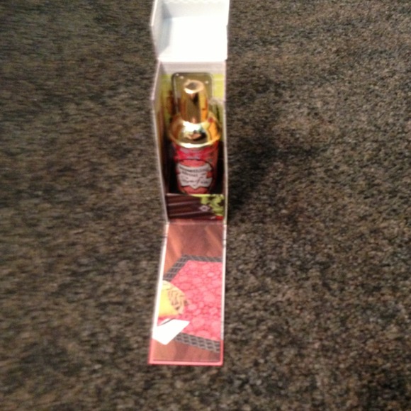 SOLD Benefit Something About Sofia perfume