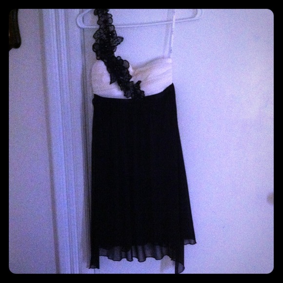 Gorgeous one shoulder black & white dress