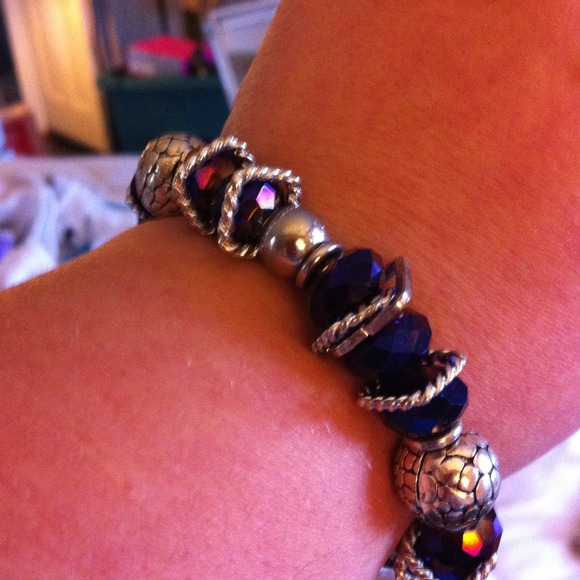 @@SOLD@@Purple And Silver Design Bead Bracelet