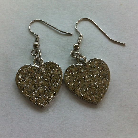 Beautiful shiny rhinestone heart earrings