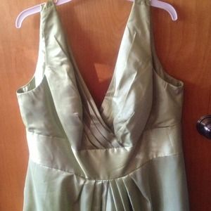 Green prom/bridesmaid dress.