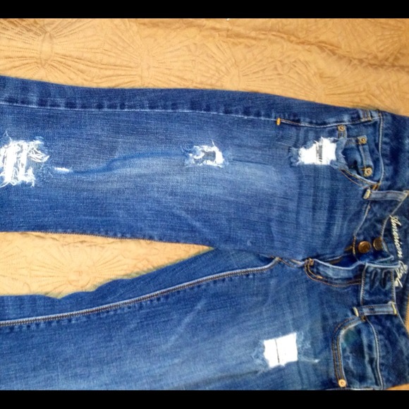 Sold!!!!!  American Eagle artist size 6