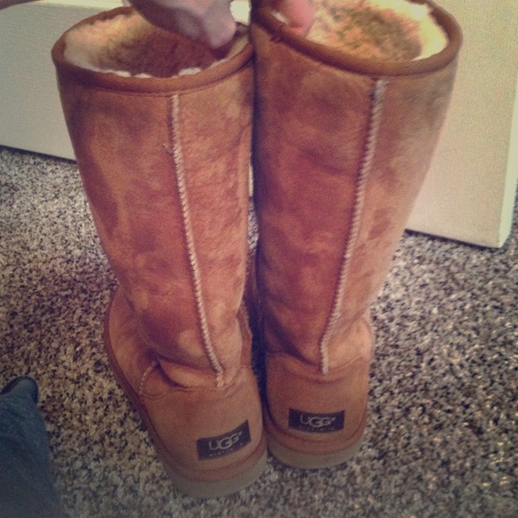 HOLD!!! Authentic classic tall UGG boots!