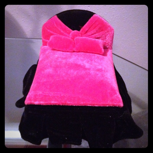 SOLD Brand new jewerly holder bed shape