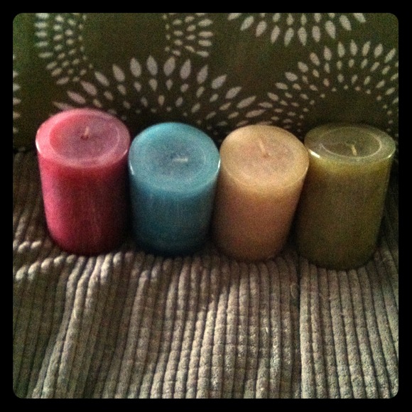 SOLD Set of 4 Scented Candles